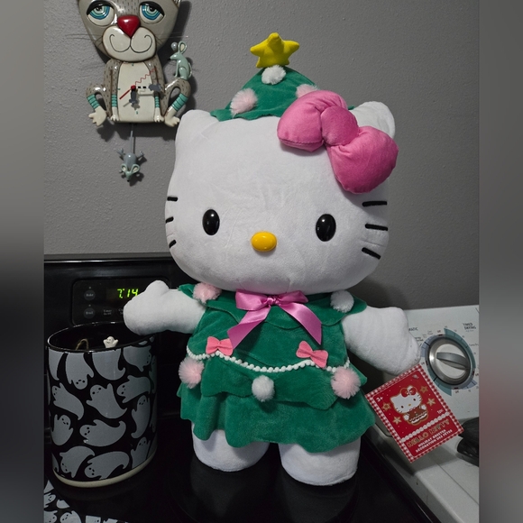 Hello Kitty Christmas Tree Greeter - Picture 6 of 7